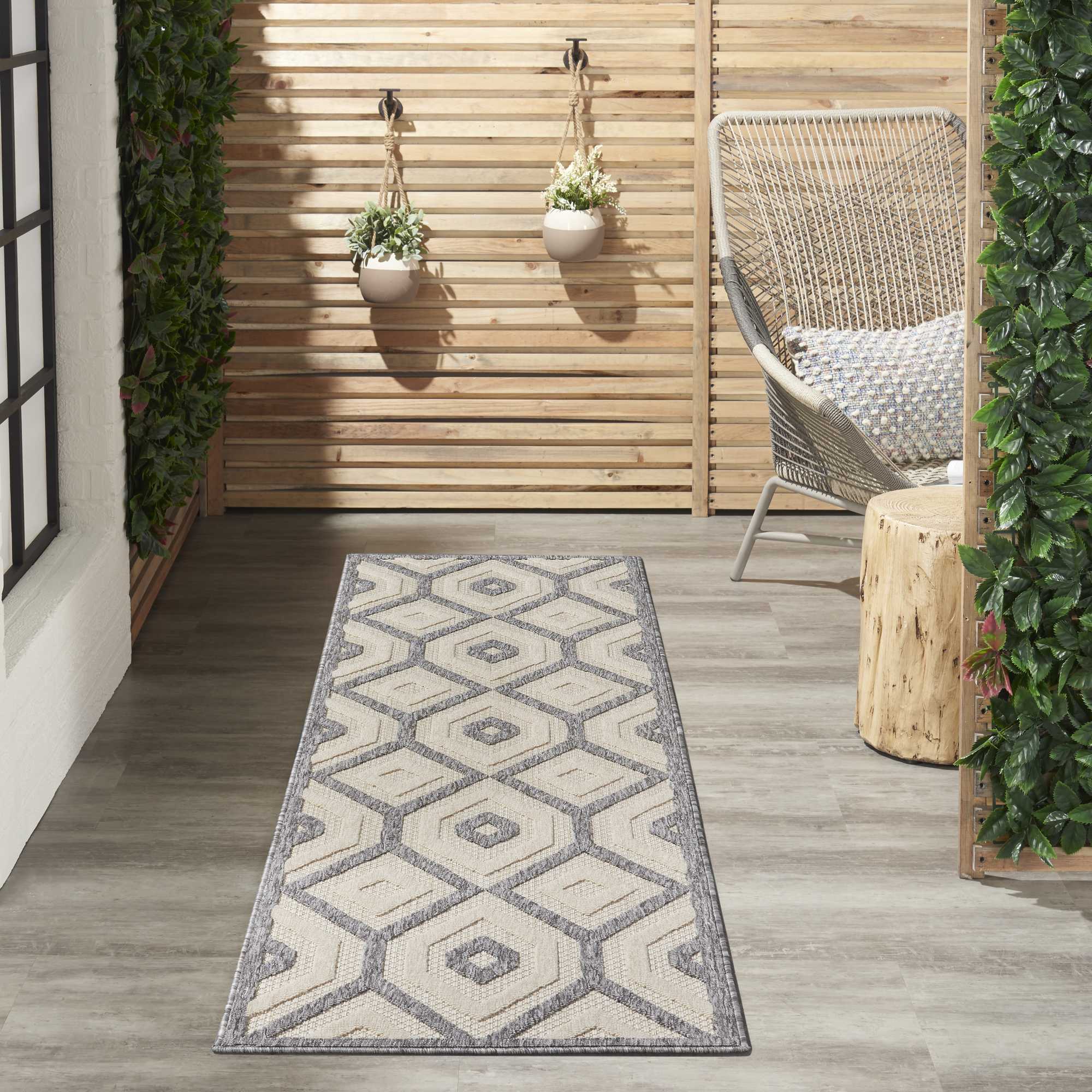 Cozumel Czm02 Indoor Outdoor Geometric Hallway Runner Rugs In Cream